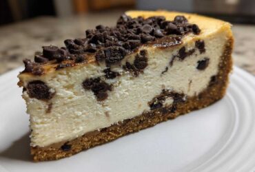 chocolate chip cheesecake - Featured